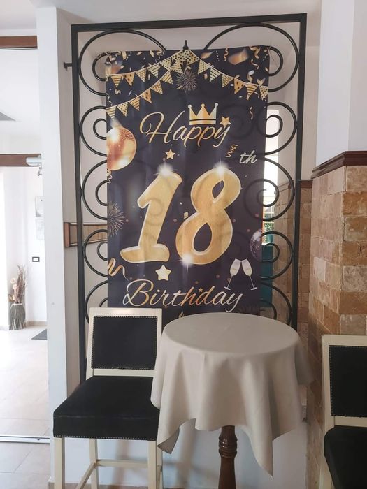 Fotocorner arcada baloane majorat 18 ani