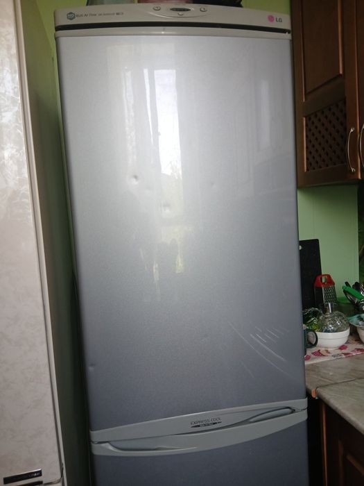 Холодильник продам