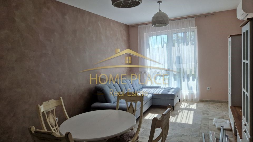 Дава се под наем Двустаен апартамент в Варна, Център - 70 кв.м за 765 € - Снимка #3