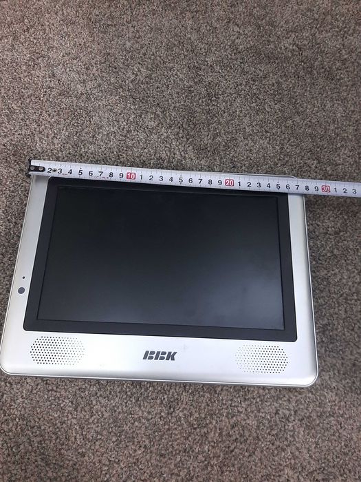 ЖК телевизор со встроенным DVD плеером.