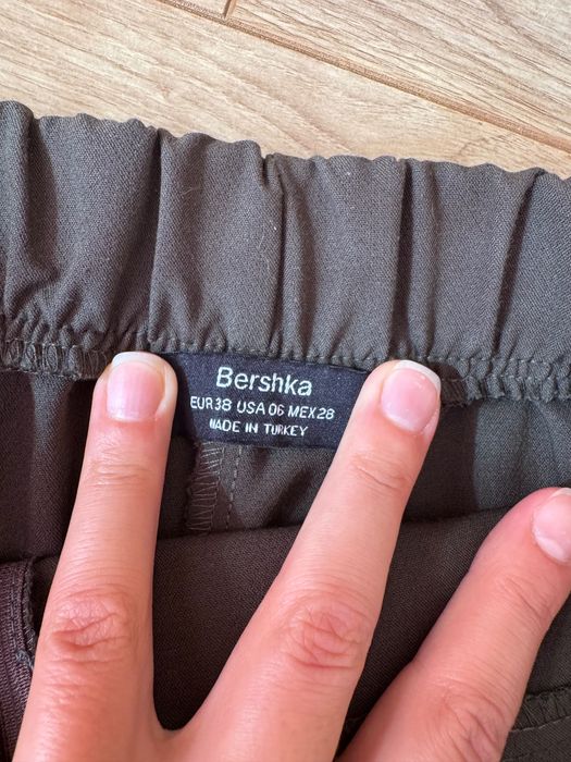 Къси панталонки пола bershka