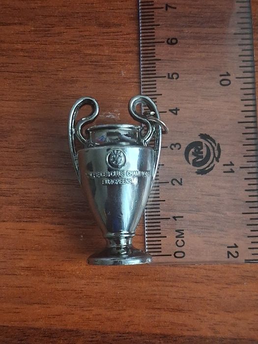 Лч и реал мадрид эмблема