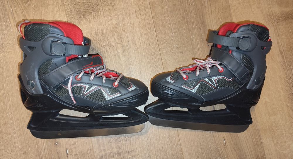 Vând patine gheata reglabile 32-35 copii, negru/rosu, stare f buna