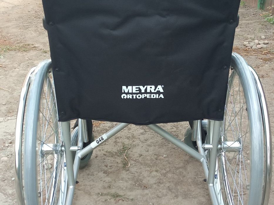 Продам инвалидную коляску в упаковке.