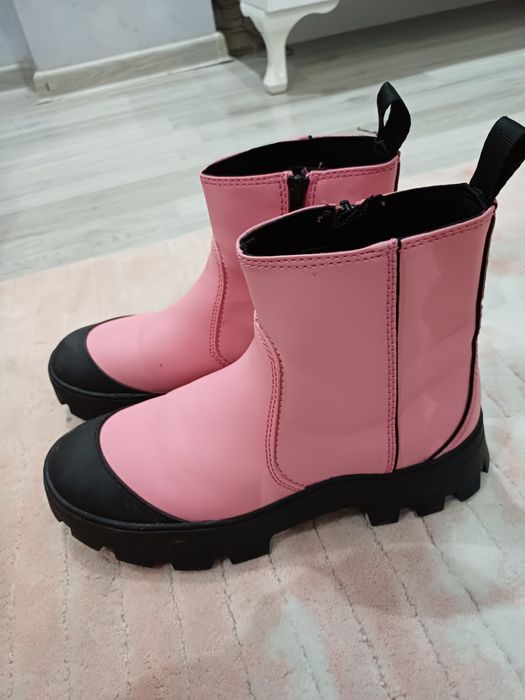 Zara боти като нови