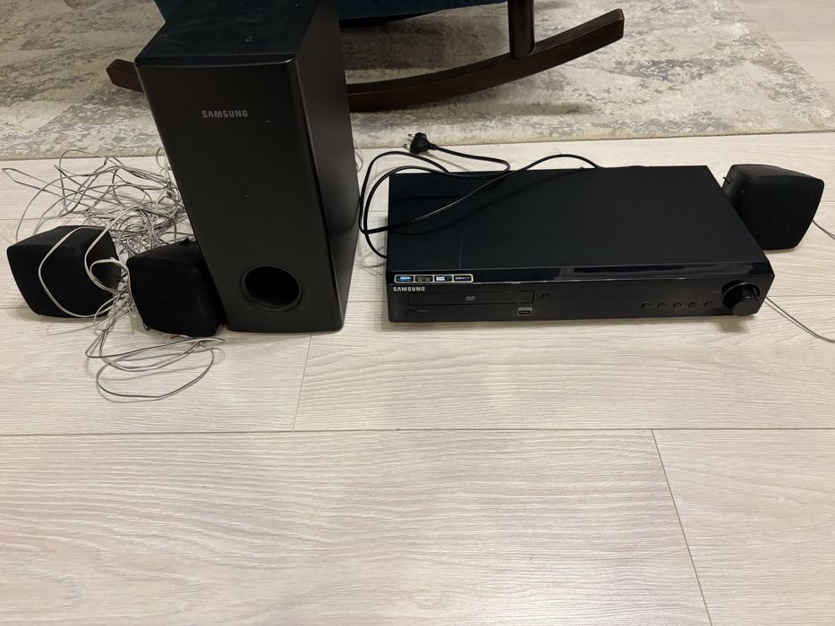 Sistem DVD Home Theater Samsung HT-Z120