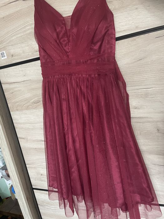 Vand rochita de ocazie