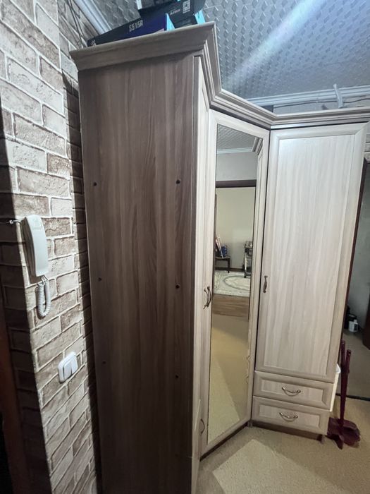Корпусный шкаф для прихожей