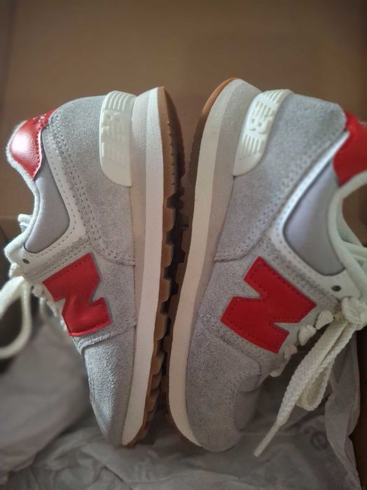 Маратонки new balance