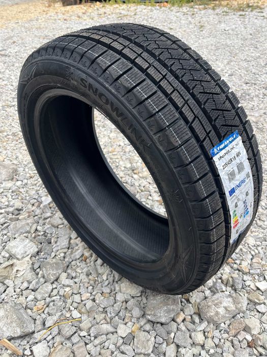 235/45 R18 98V SNOW Link PL02 Triangle