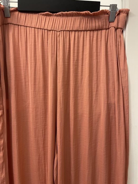 Pantaloni largi  Zara  superbi  mărimea  L /XL