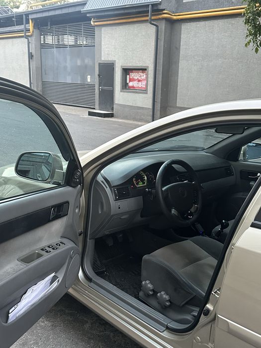 Продам Chevrolet Gentra, 2015, M/T, Safari.