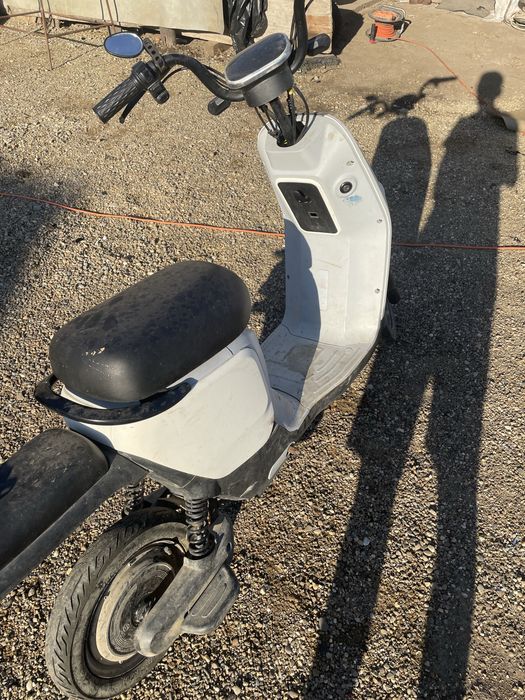 Vand scuter electric schimb