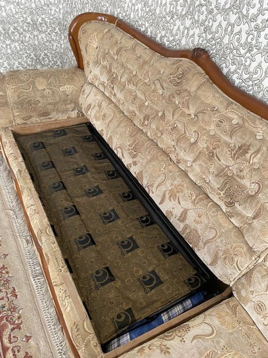 Диван гостинный