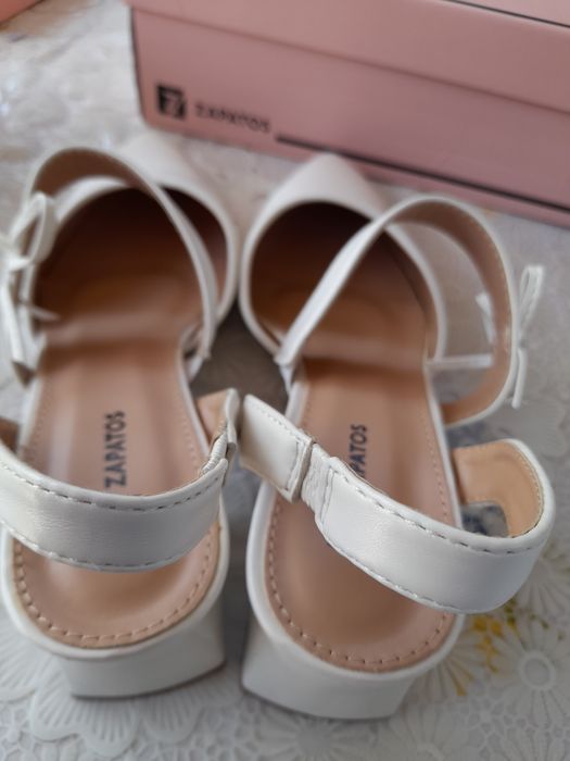 Zapatos Pantofi dama albi 39EU