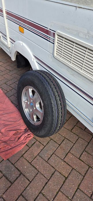 Kаравана Lunar Ultima, 4 местна