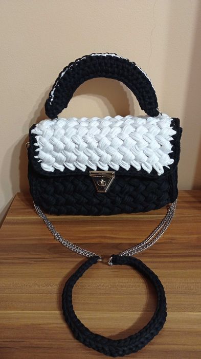 Дамски чанти ръчно плетени