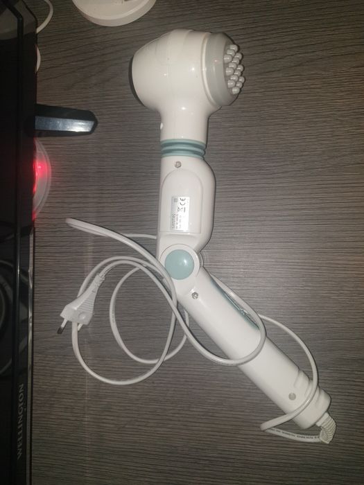 Vând aparat de masaj