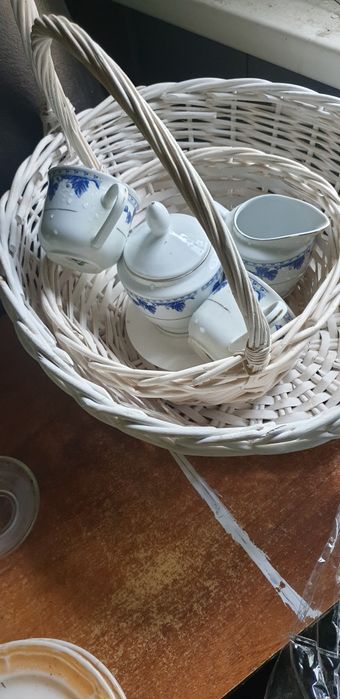 Продам сервис на два человека.