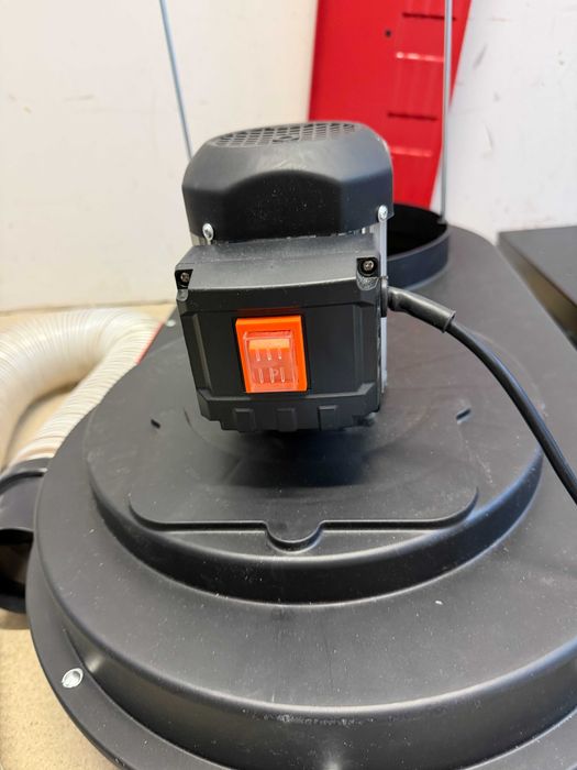 Шлайфмашина за стени и тавани 900W ø225mm/	Прахоуловител 750W  / 2950 min-1 RD-DC01E