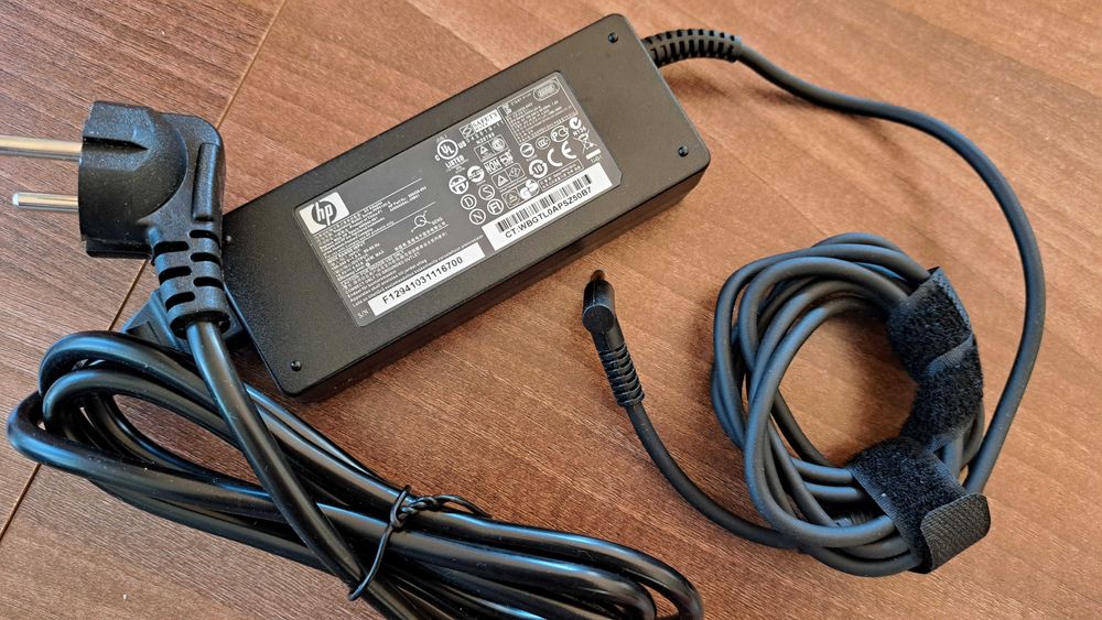 Incarcator charger laptop HP4.5x30 90w max 1.5 A  50- 60 hz 19.5V