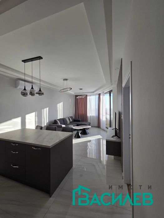 Продава се Тристаен апартамент в София, Център - 111 кв.м за 1833 €/кв.м - Снимка #1