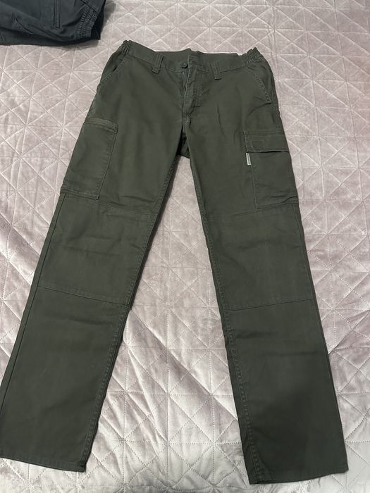 Продавам тъмнозелен панталон Decathlon