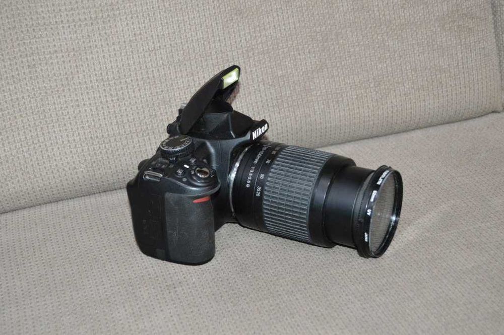 DSLR NIKON D3100 + obiectiv Nikon AF 28-100mm f/3.5-5.6G citeste anunt