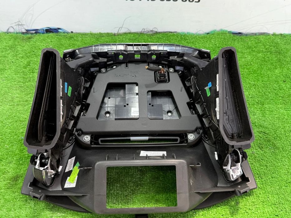 PANOU CENTRAL CONTROL AUDIO / RADIO  / GRILA VENTILATIE  FORD FOCUS MK3 2013 1.6 DIESEL Duratorq BREAK COD OEM 1818445 BM5T-18K811-SA 2011-2015