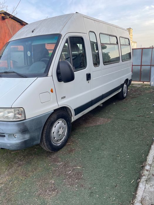 Peugeot Boxer, Bus 13+1 locuri