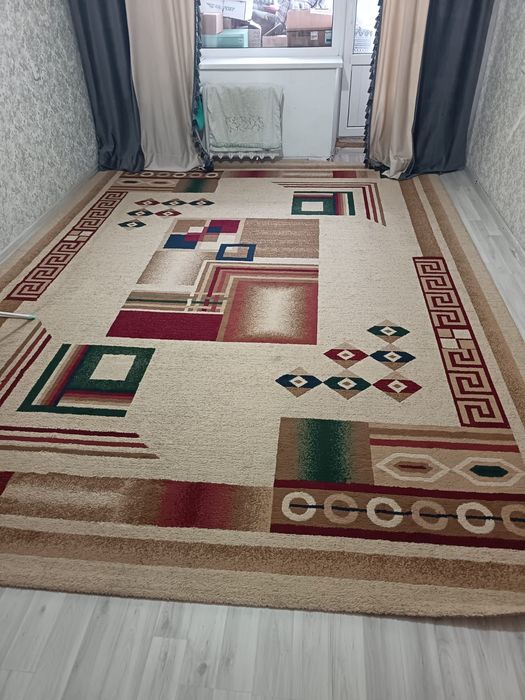 Шерстяной ковер...