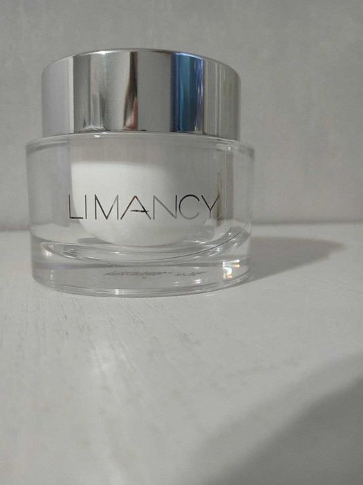 Limancy-yuz parvarishi uchun nabor.