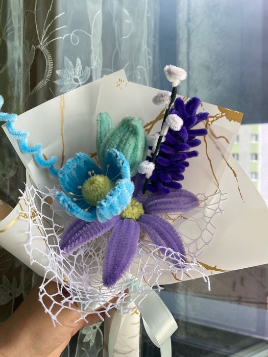 Flori handmade din pipe cleaner