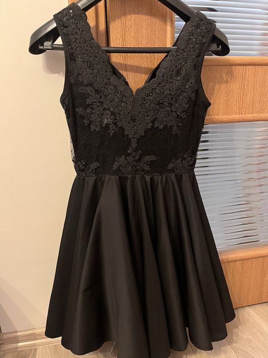 Официална черна рокля