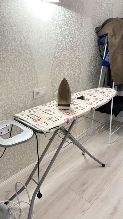 Продам утюг с гладильной доской