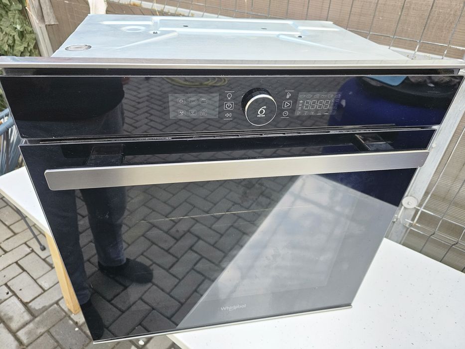 Cuptor incorporat Whirlpool AKZ9 6230 NB