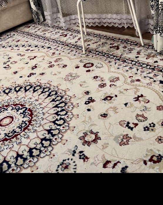 Продам ковер 2,5*3,5