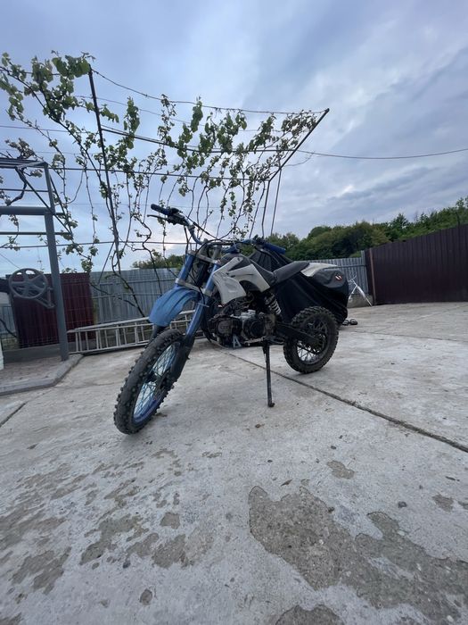 Vand cros 125cc.
