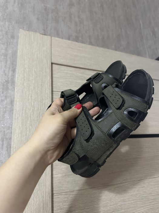 Босоножки на малькика 39 размер