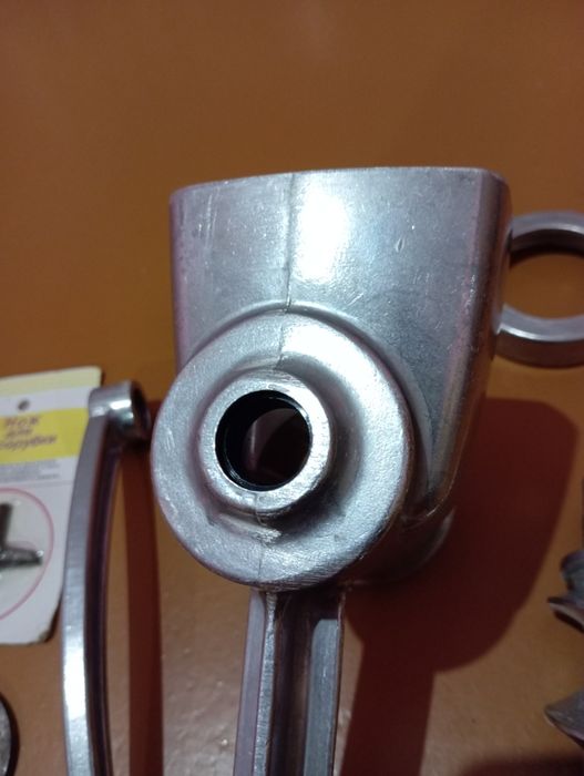 Мясорубка ручная новая