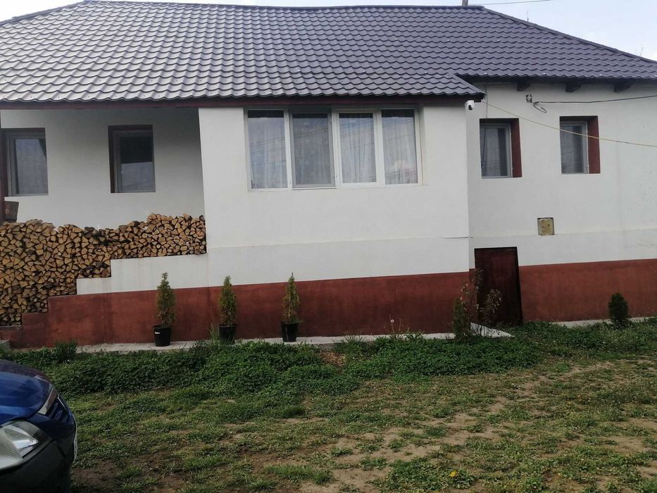 Casa renovata, 3 camere, 97mp+900mp teren, pe soseaua Cluj Napoca - Zalau