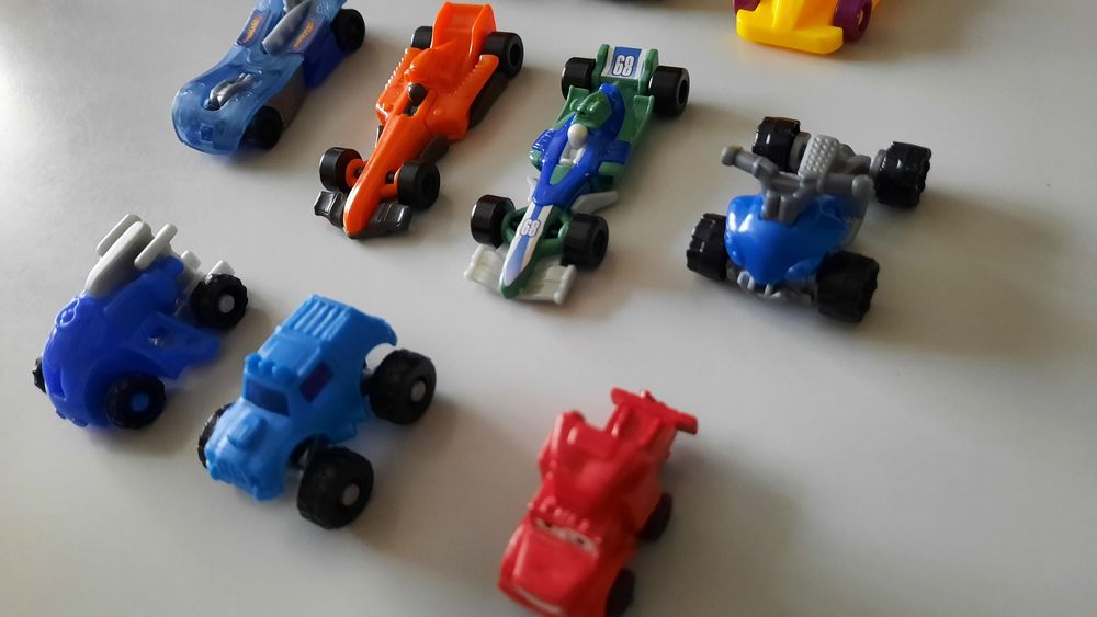 НОвые.  Маленькие машинки.