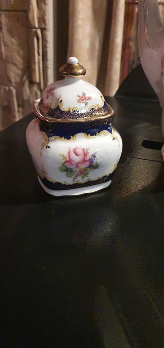 Много красив баварски порцеланов чайник, захарница и латиера