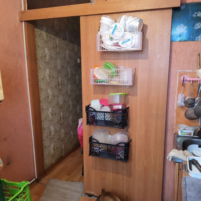 Дверь на колёсах  1000 тг