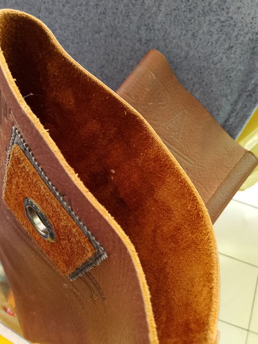 Дамски кожени ботуши