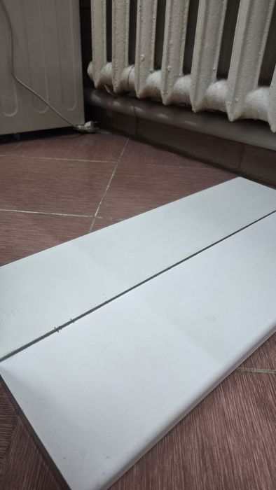 Продам полочку в ванну. На дачу может