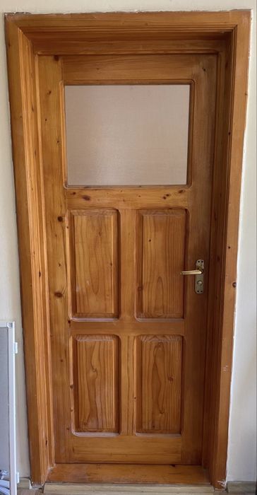 Usi lemn pt interior cu pervazuri si 1 ușă dublă pvc