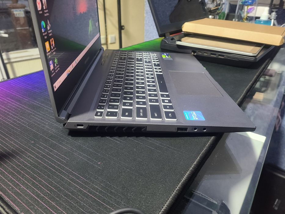 Assalomu alaykum Gaming Noutbuk sotiladi