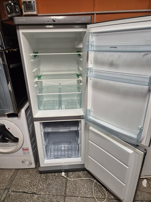 Хладилник с фризер Привилег 160/60/60