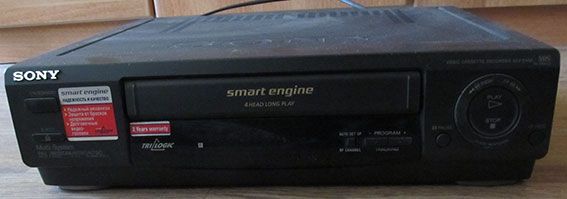 Продается видеомагнитофон Sony (Япония)